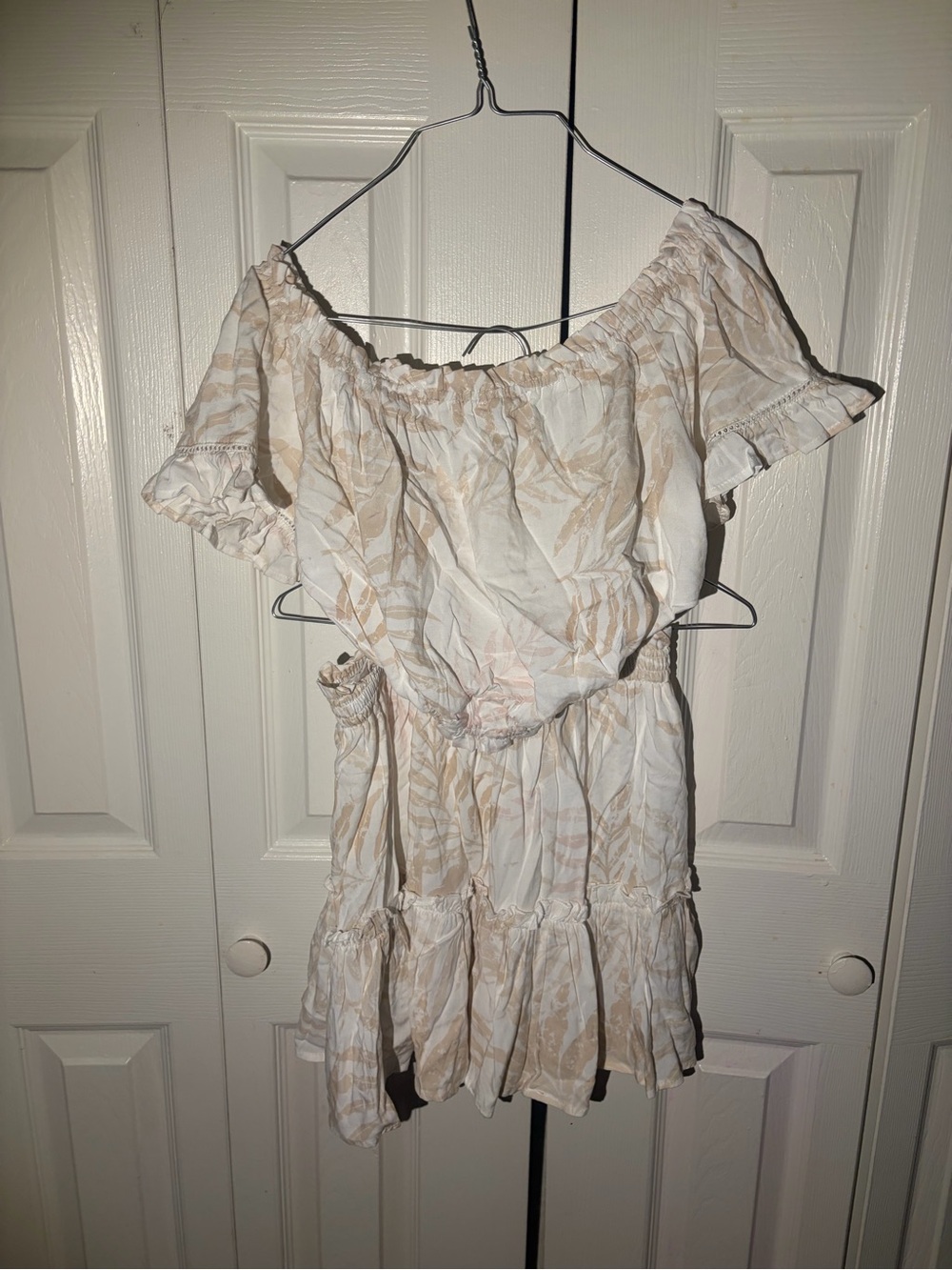 Off-Shoulder Beige Leaf Print Women's 2pc Skirt with Shirt